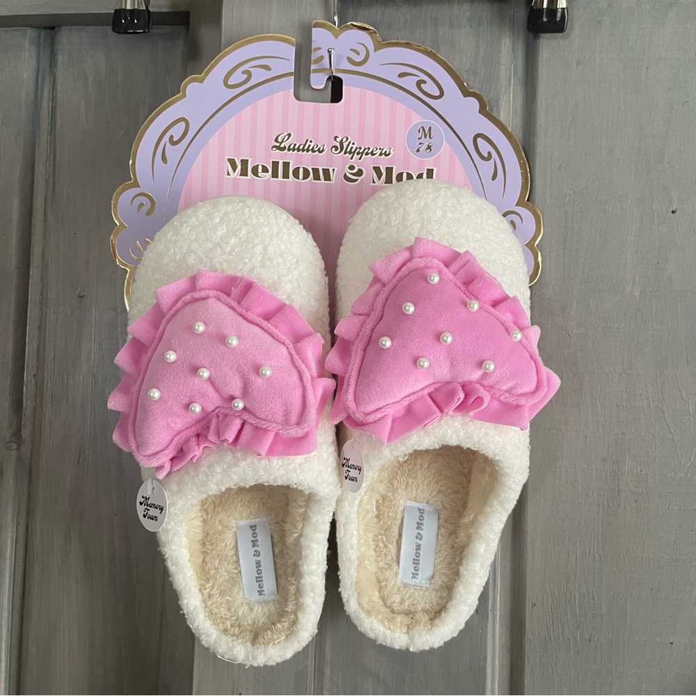 Mellow & Mod Women’s Slipper hard sole memory foam shirling fuzzy heart coquette
